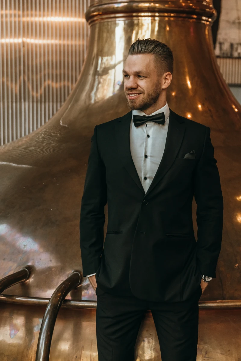 Miehen Tinder-profiilikuva Helsingissä